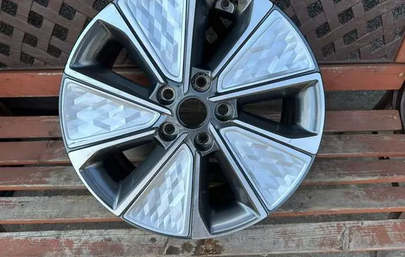KIA Niro R17 alloy rim 