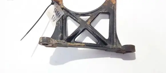 Toyota Avensis T250 Engine mounting bracket 171180g010 17118-0g010