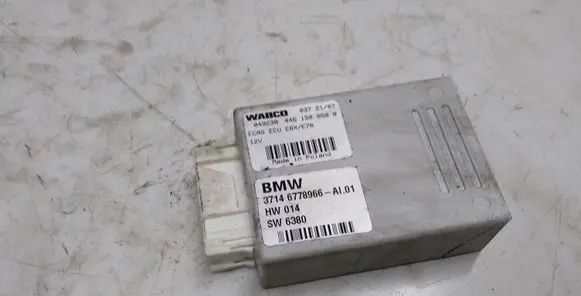 BMW X5 E70 Air suspension control unit module (rear) 6778966 0492384461500500
