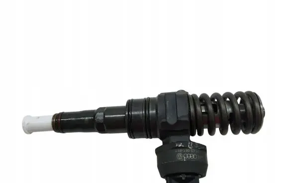 Volkswagen Sharan Fuel injector 038130073BP
