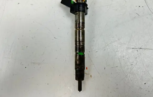 BMW X5 E70 Fuel injector 7805430