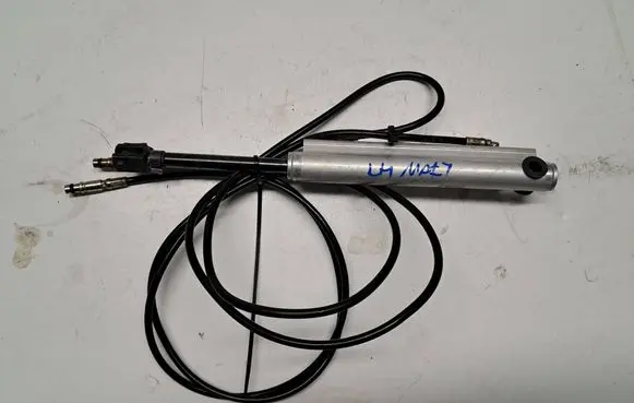 Mercedes-Benz CLK A209 C209 Convertible roof main ram cylinder A2098000972 A2098000381