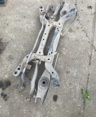 Opel Insignia A Rear axle beam 
