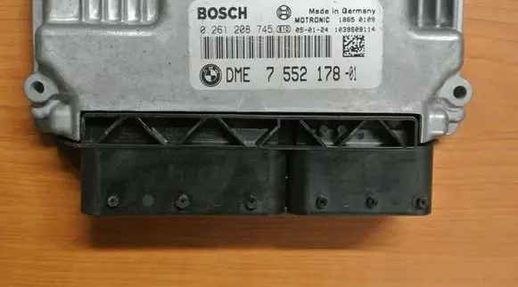 BMW X3 E83 Engine control unit/module 7552178