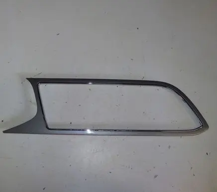 Seat Leon (5F) Radio/GPS head unit trim 5F1858061