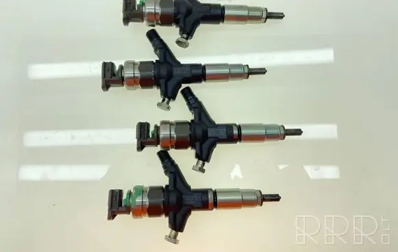 Subaru XV I Fuel injectors set 16613AA020 16613AA DENSO7890