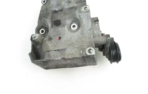 Volkswagen PASSAT B5.5 A/C compressor mount bracket 038260885C
