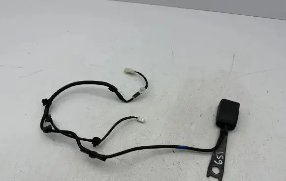 Toyota Yaris Front seatbelt buckle 676224 1067877