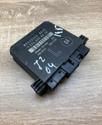 Mercedes-Benz C W203 Door control unit/module 2038206526 351369