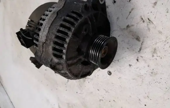 Ford Mondeo MK II Generator/alternator NCR14V6090A 93BB10300AB
