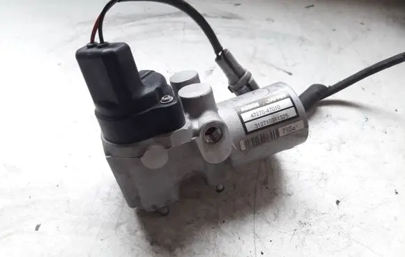 Toyota Prius (XW20) Master brake cylinder 4727047010
