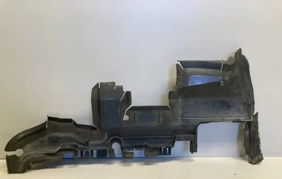 Audi A4 S4 B8 8K Intercooler air guide/duct channel 8K0121283K