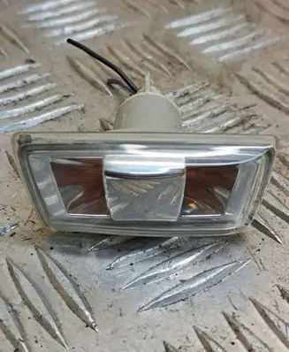 Opel Insignia A Front fender indicator light 13252456