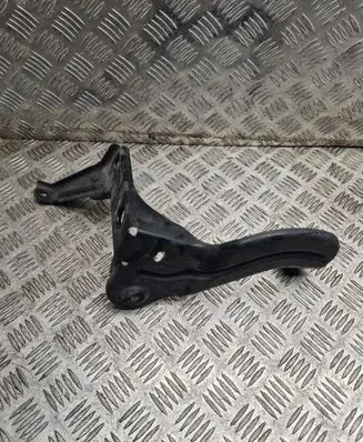 Audi A6 S6 C6 4F Intercooler pipe mounting bracket 4F0145813F