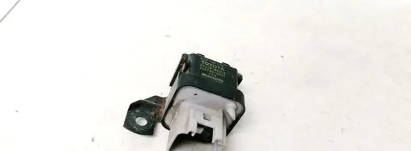 Toyota Avensis Verso Glow plug pre-heat relay 2861067010 156700-0671
