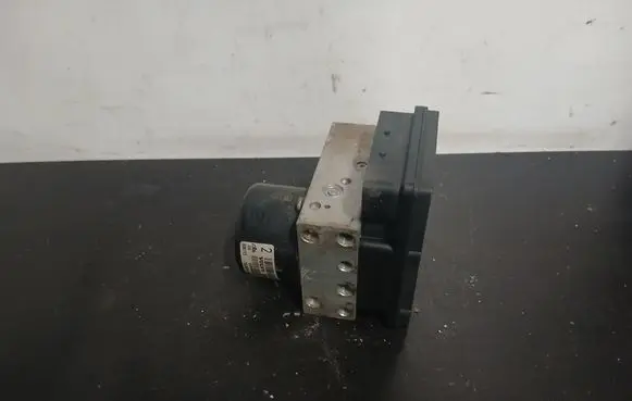 Volvo S60 ABS Pump P30793444 806773 10020405084