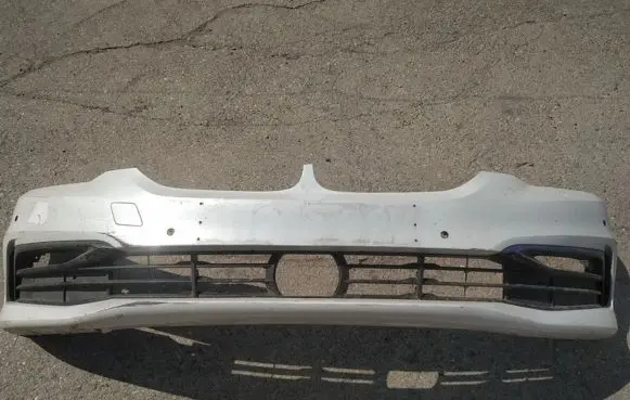 BMW 5 G30 G31 Front bumper baltas