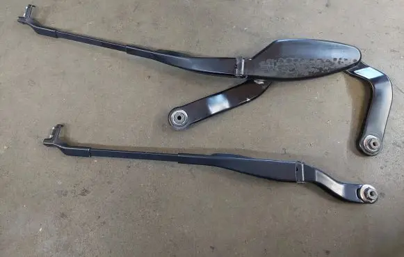 Mercedes-Benz E W211 Front wiper blade arm