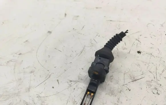 Audi A4 S4 B5 8D Intake air temperature sensor 058905379