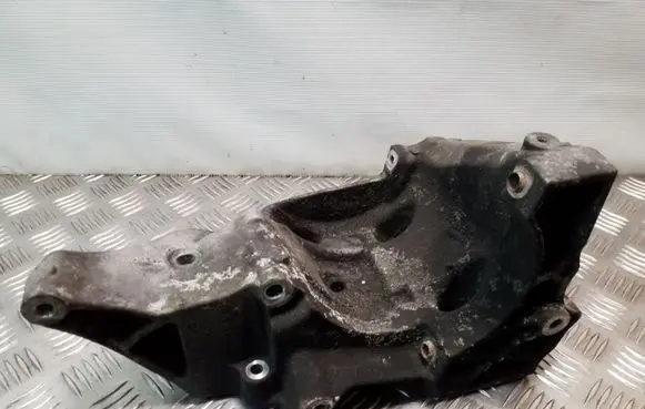 BMW 1 E81 E87 Generator/alternator bracket 7802639