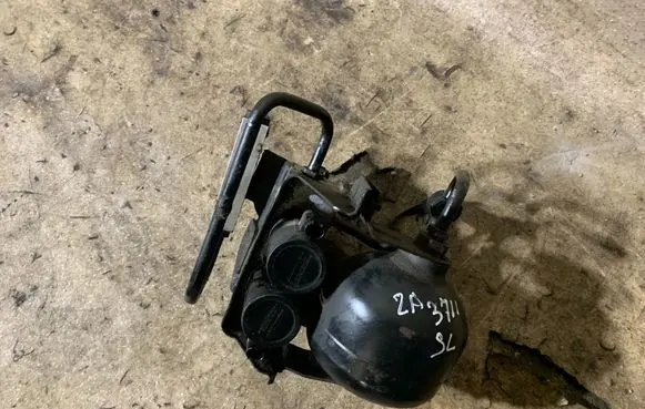 Mercedes-Benz SL R230 Air suspension control unit module (rear) A2203280031