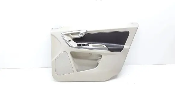 Volvo XC60 Front door card panel trim 8635777
