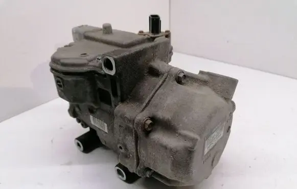Toyota Auris E180 Air conditioning (A/C) compressor (pump) 0422000212 26851