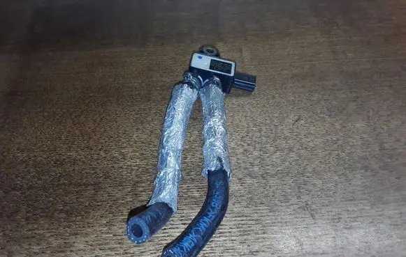 Mercedes-Benz E W212 Exhaust gas pressure sensor A6429050400 00015070