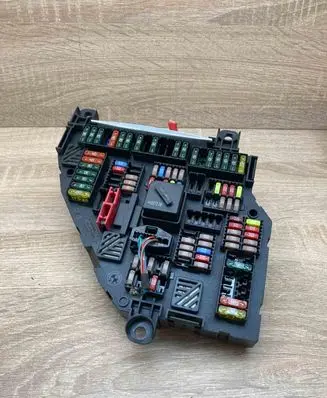 BMW 5 F10 F11 Fuse module 9210857 17033452