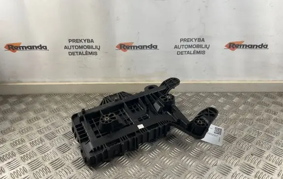 Seat Leon (1P) Battery tray 1K0915333