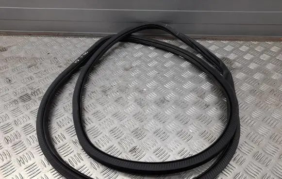 Porsche Cayenne (92A) Front door rubber seal 7P0867365B