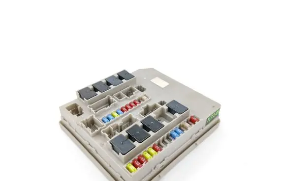 Renault Clio III Fuse module 902663A