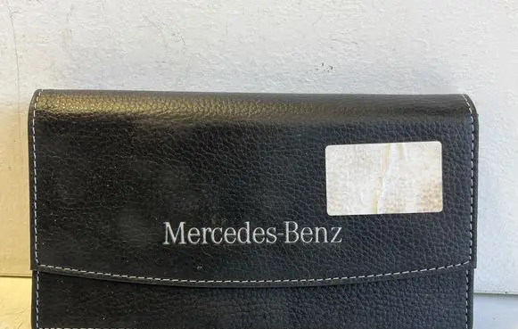 Mercedes-Benz EQC User manual