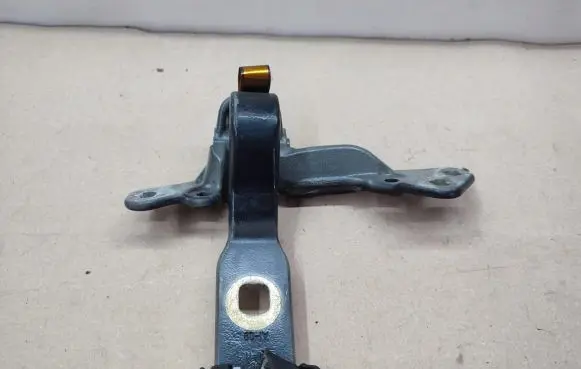 BMW X6 E71 Tailgate/trunk/boot hinge 7175829