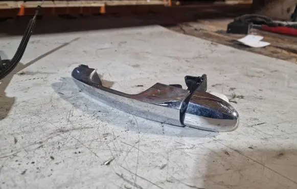 Fiat 500L Front door exterior handle