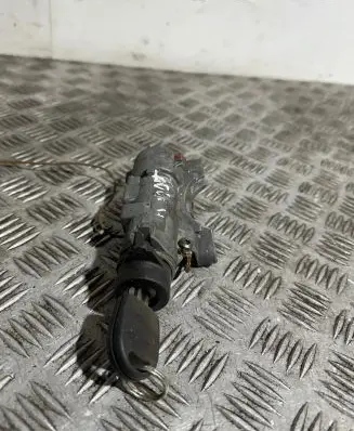 Volkswagen Golf III Ignition lock 4B0905851