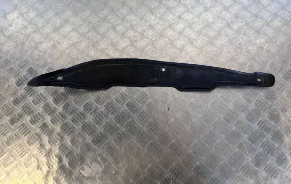 Maserati Ghibli Fender end trim 670001706