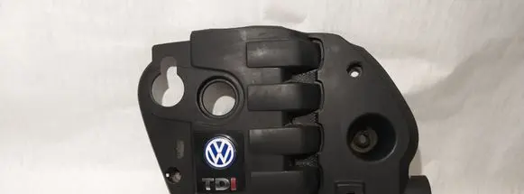 Volkswagen PASSAT B5.5 Engine cover (trim) 038103925