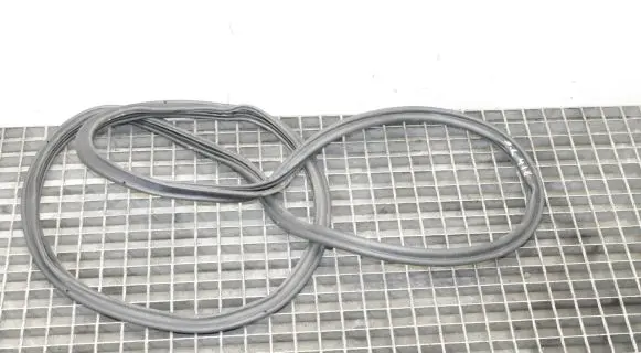 Audi A8 S8 D4 4H Trunk rubber seal (body) 