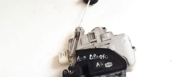 Audi A3 S3 8P Front door lock 4F2837016