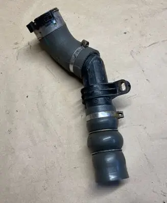 Dacia Duster II Intercooler hose/pipe 4018315 43647767 1218458950