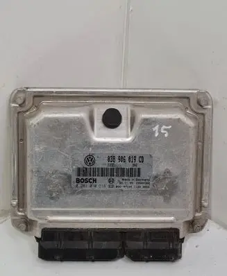 Volkswagen PASSAT B5 Engine control unit/module 038906019CD 28SA4308 0281010218