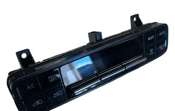 Toyota Auris E180 Climate control unit 75H695