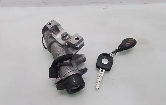 Volkswagen Golf IV Ignition lock 4B090585B