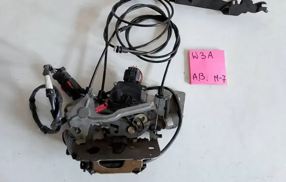 Chrysler Grand Voyager IV Sliding door lock 