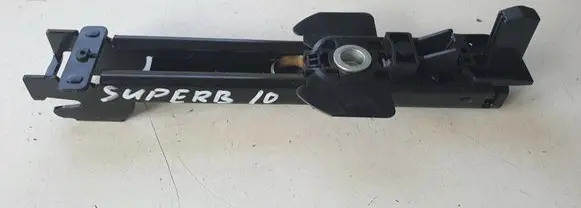 Skoda Superb B6 (3T) Seat belt height adjuster 