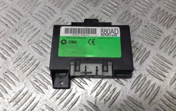 Chrysler PT Cruiser Voice control module 04671880AD