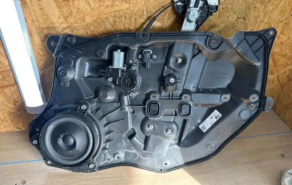 Mazda CX-3 Front door window regulator with motor D09L5897X A046935 3A6R5897