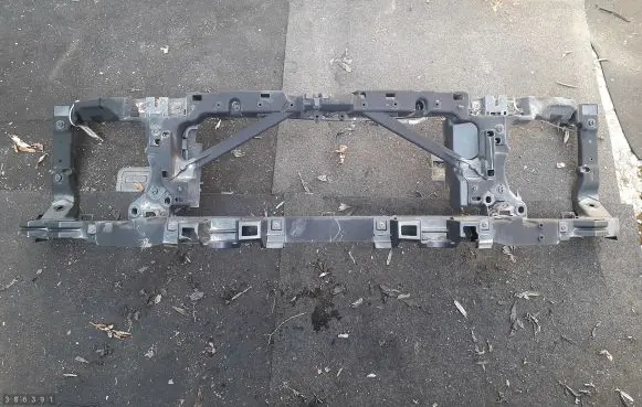Land Rover Discovery 3 - LR3 Radiator support slam panel