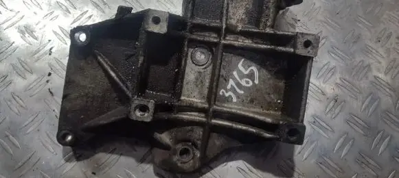 Volkswagen PASSAT B5 Engine mounting bracket 058260885